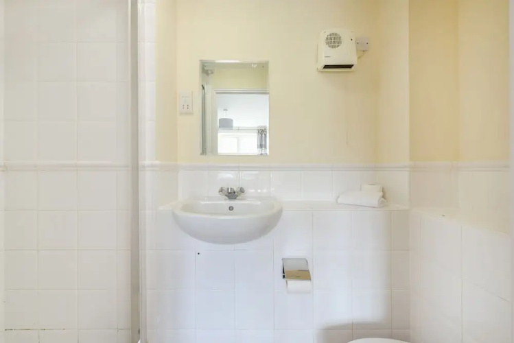 Haldane Lodge 2-Bedroom Flat