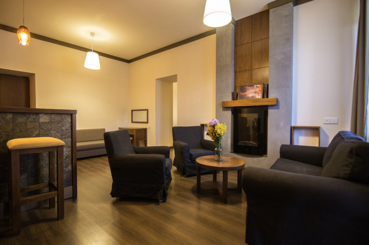 2 Bedrooms Suite with balcony