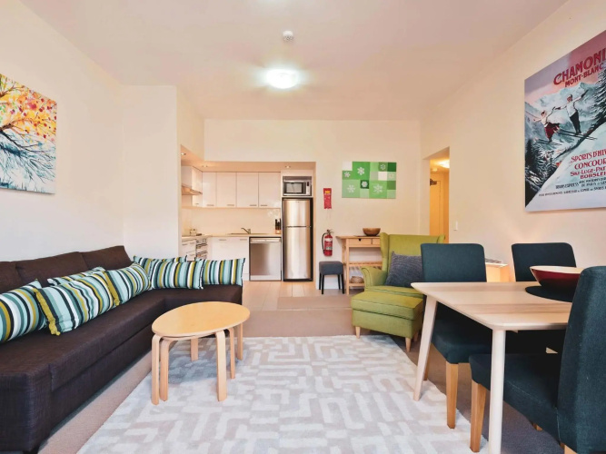 Lantern 1 Bedroom Balcony with partial mountain view