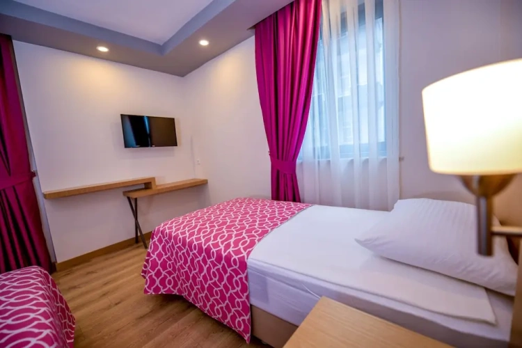 Standard Twin room with balcony