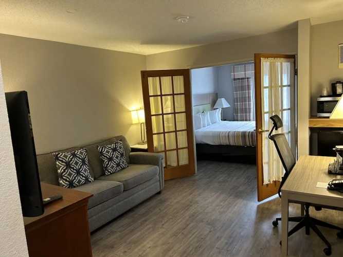 1 Bedroom Suite