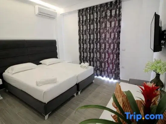 Standard Double room with city view