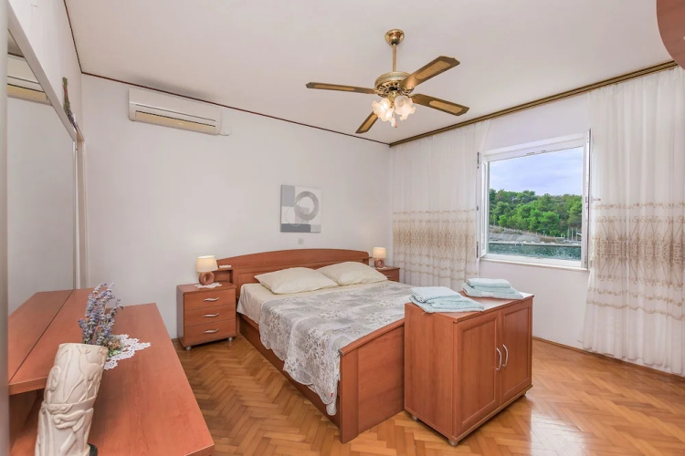 Apartment Proti