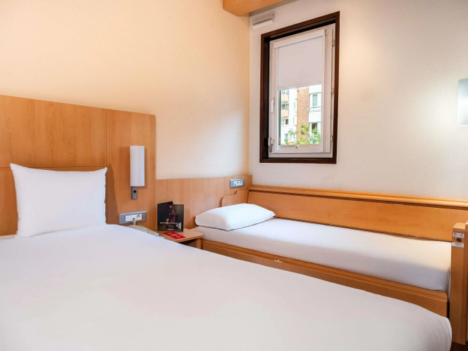 ibis Paris Pont De Suresnes