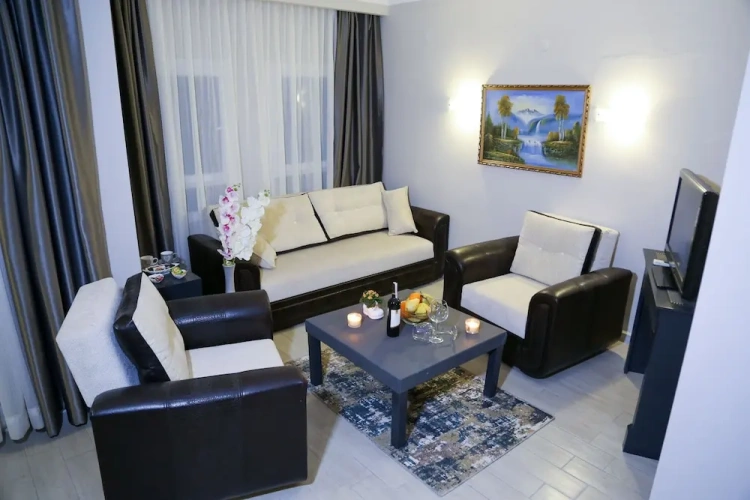 1 Bedroom Suite with garden view