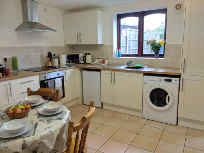 2 Bedrooms Cottage