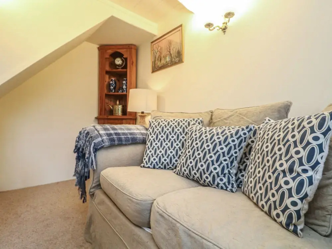4 Rose Cottages