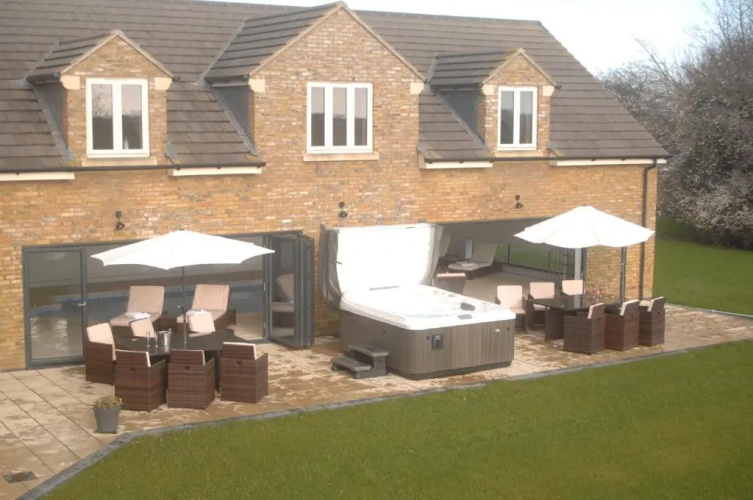 Woodhouse Farm Lodge