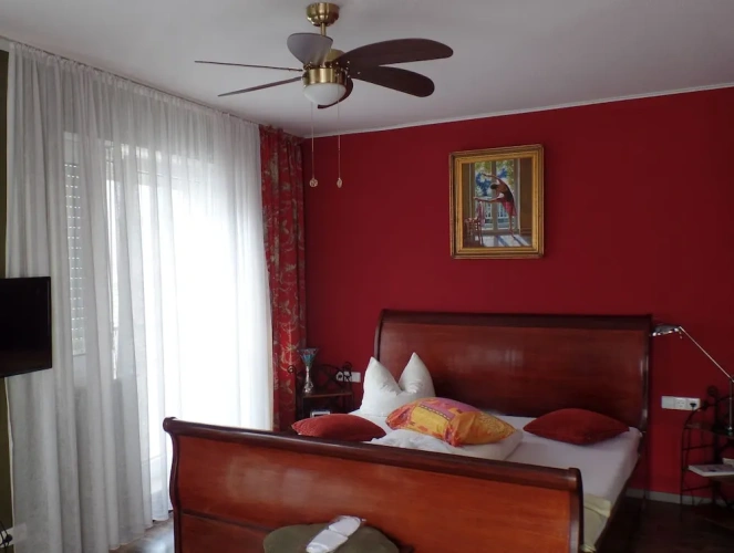 Comfort room