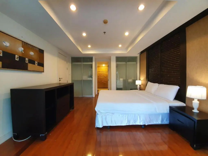 Spacious apartment with Ocean view in Panwa