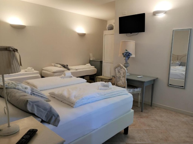 Standard Quadruple room