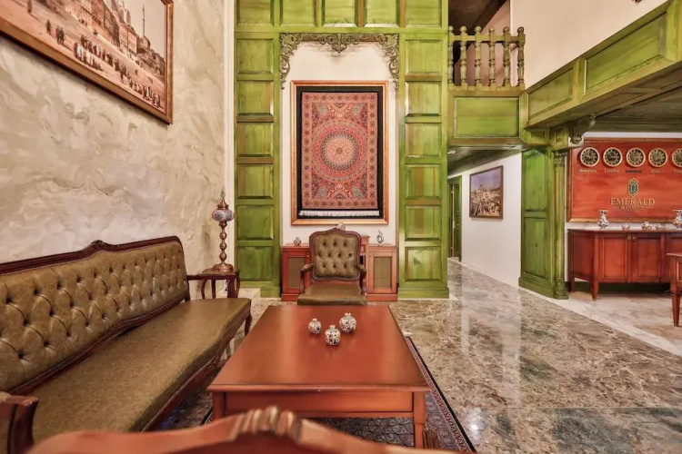 Emerald Mansion Hotel