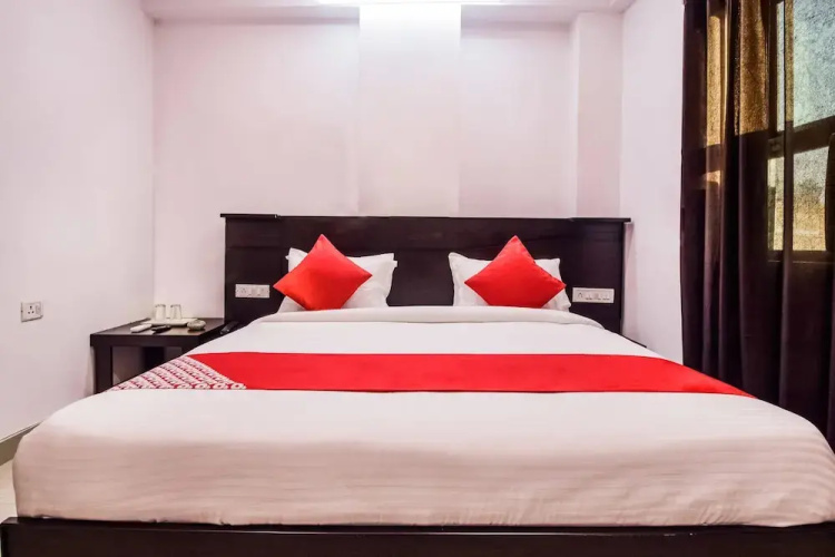 OYO 23296 Hotel Quality Time