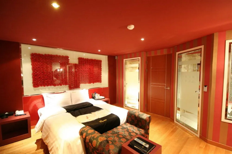 Fox Hotel