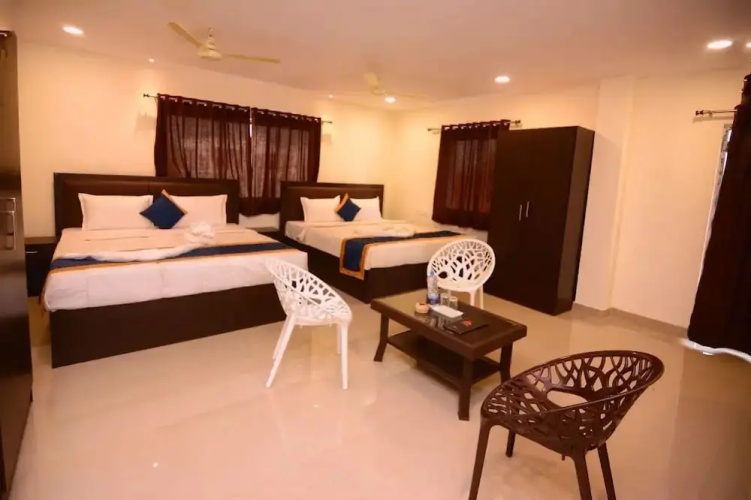 La Macaw Resort