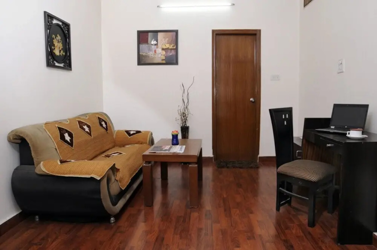 Mannat Residency By OYO Rooms