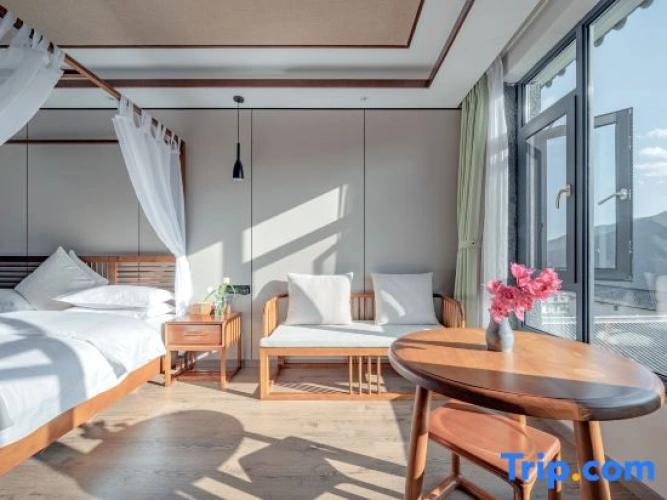 Standard Double room with view