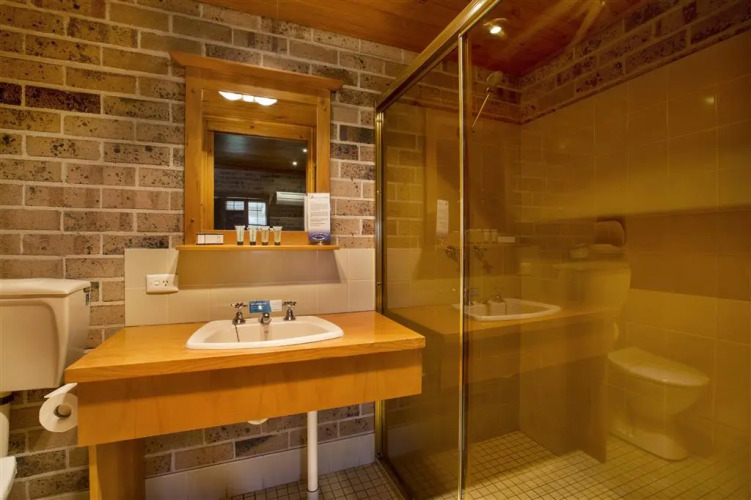 Macquarie CottageOver view