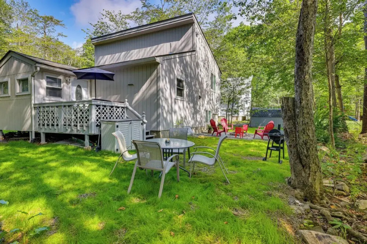 Stylish Tobyhanna Home w/ Fire Pit + Lake Access!