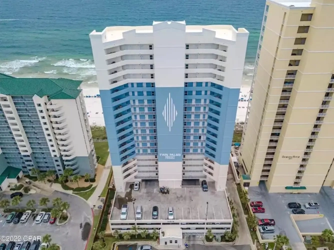 Standard Twin room with balcony