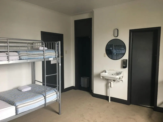 BoBs Hostel