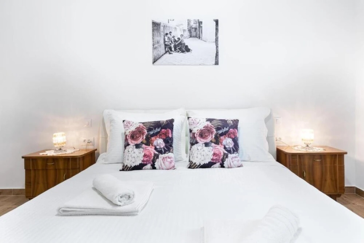 Palazzo D Apartments - One