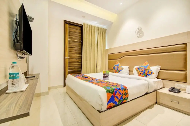 Hotel Yellow by FabHotel
