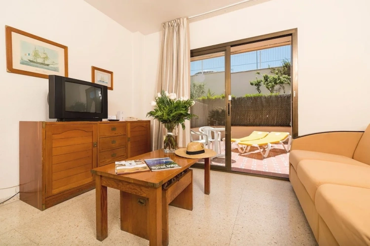 1 Bedroom Apartment with balcony