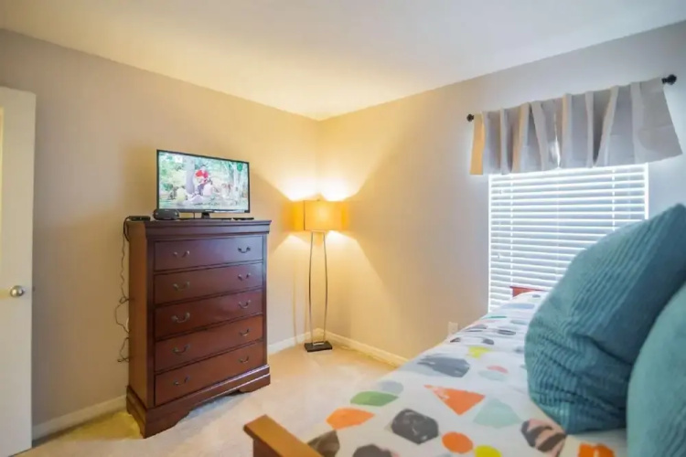 5135 Compass Bay