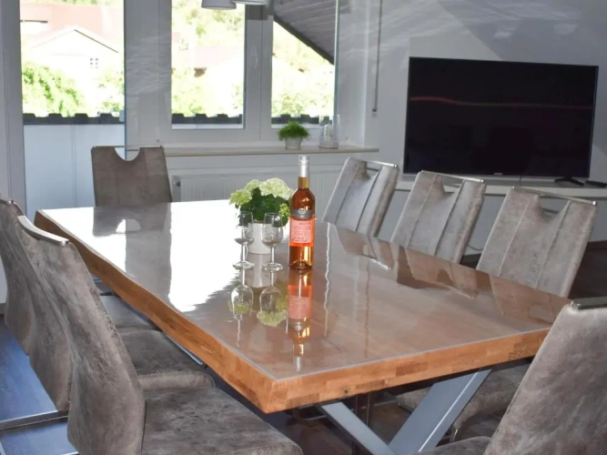 3 Bedrooms Apartment