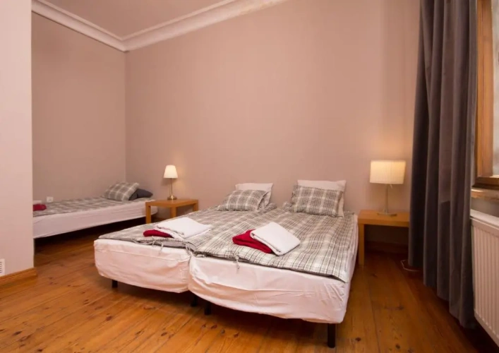 2 Bedrooms Apartment