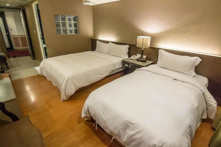 Katherine Plaza Hotel
