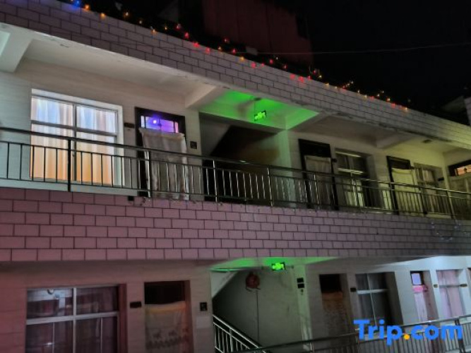 Huining Zero Distance Homestay