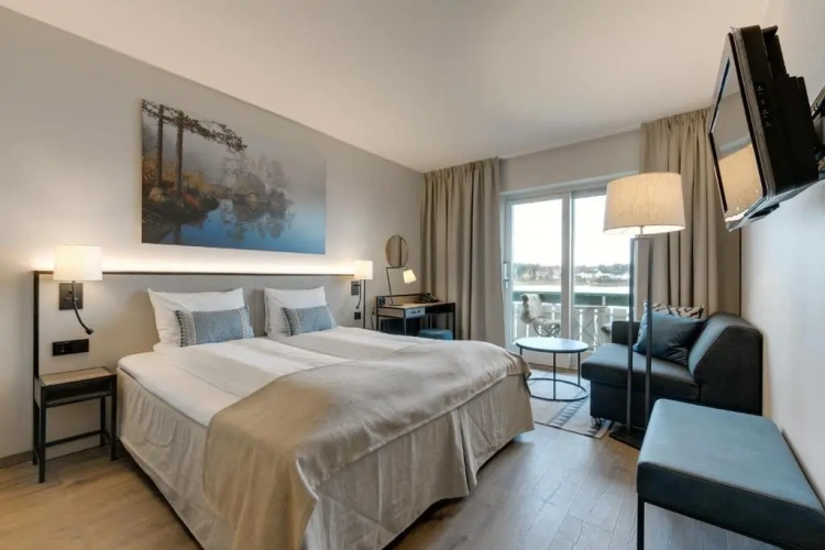 Classic Double room with lake view
