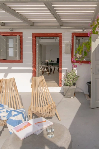 2 Bedrooms Villa