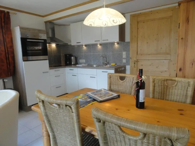 2 Bedrooms Apartment with garden view