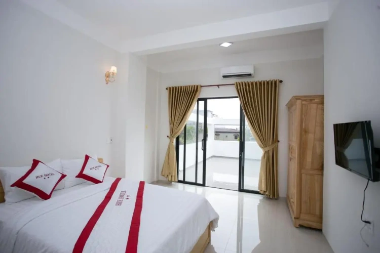 3 Bedrooms Apartment