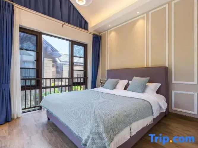 4 Bedrooms Family Villa