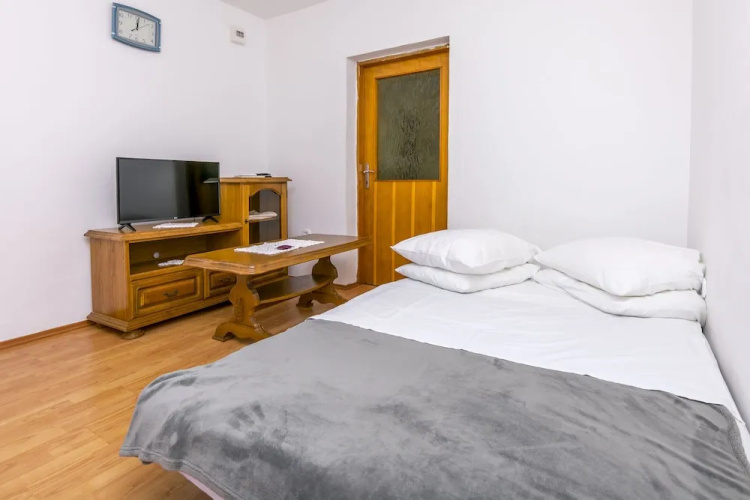 Apartments Ivat