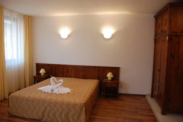 Elegant Lodge Hotel