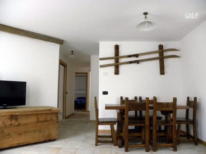 3 Bedrooms Apartment