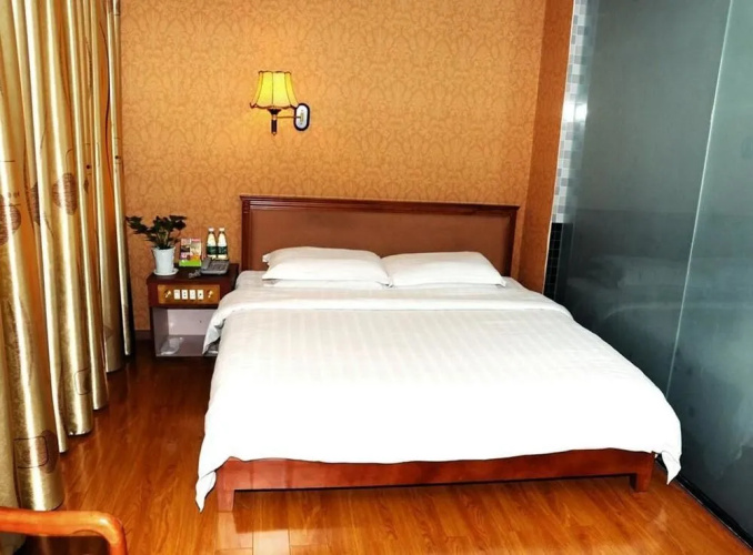 Shenzhen Yingjun Hotel