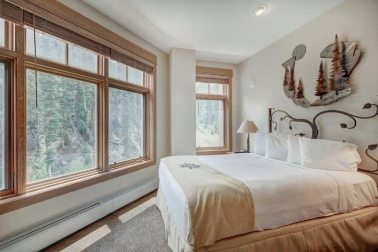 Lone Eagle 2 Bedroom Condo