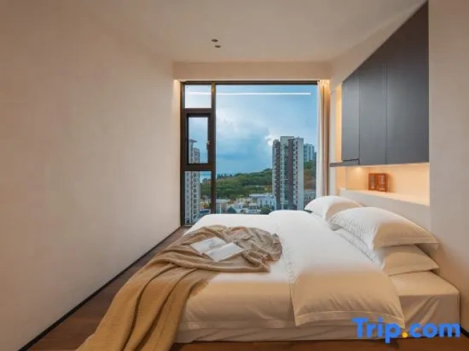 2 Bedrooms Suite with mountain view