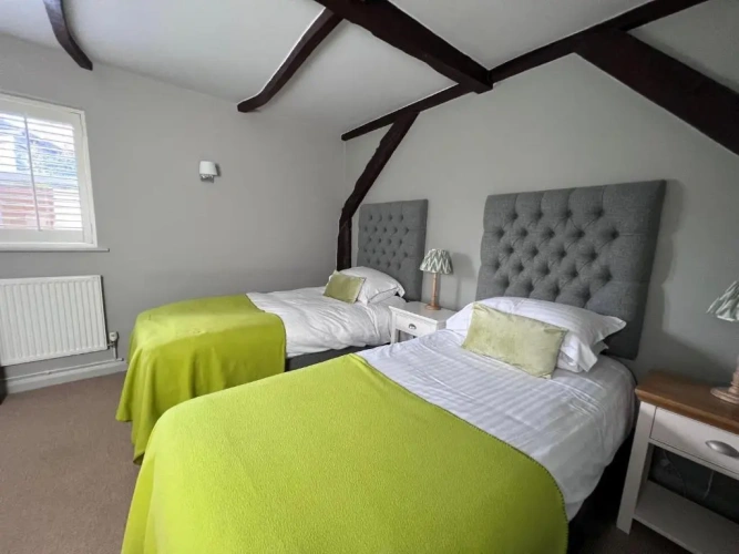 Standard Twin room