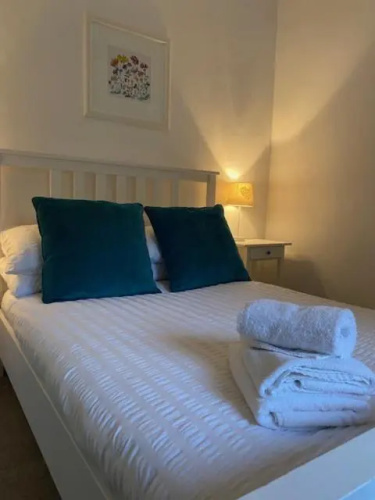 Self-contained luxurious feel apartment