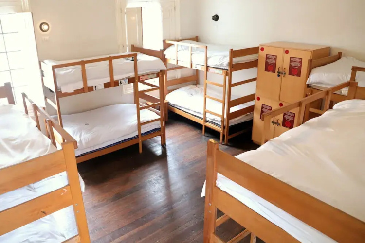 1900 Hostel