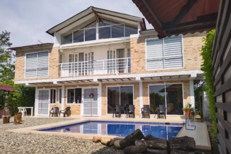 3 Bedrooms Cottage