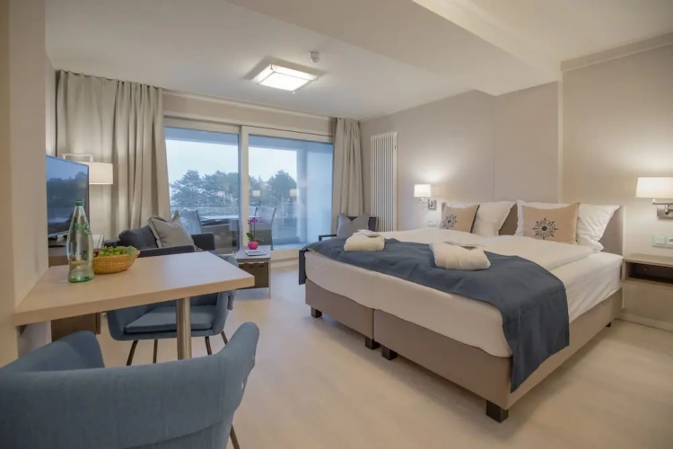 1 Bedroom Apartment with sea view