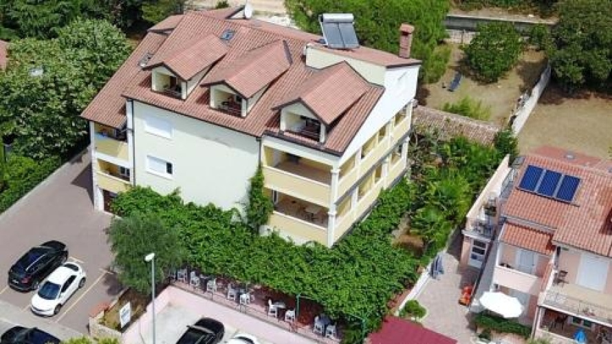 Villa Monsena